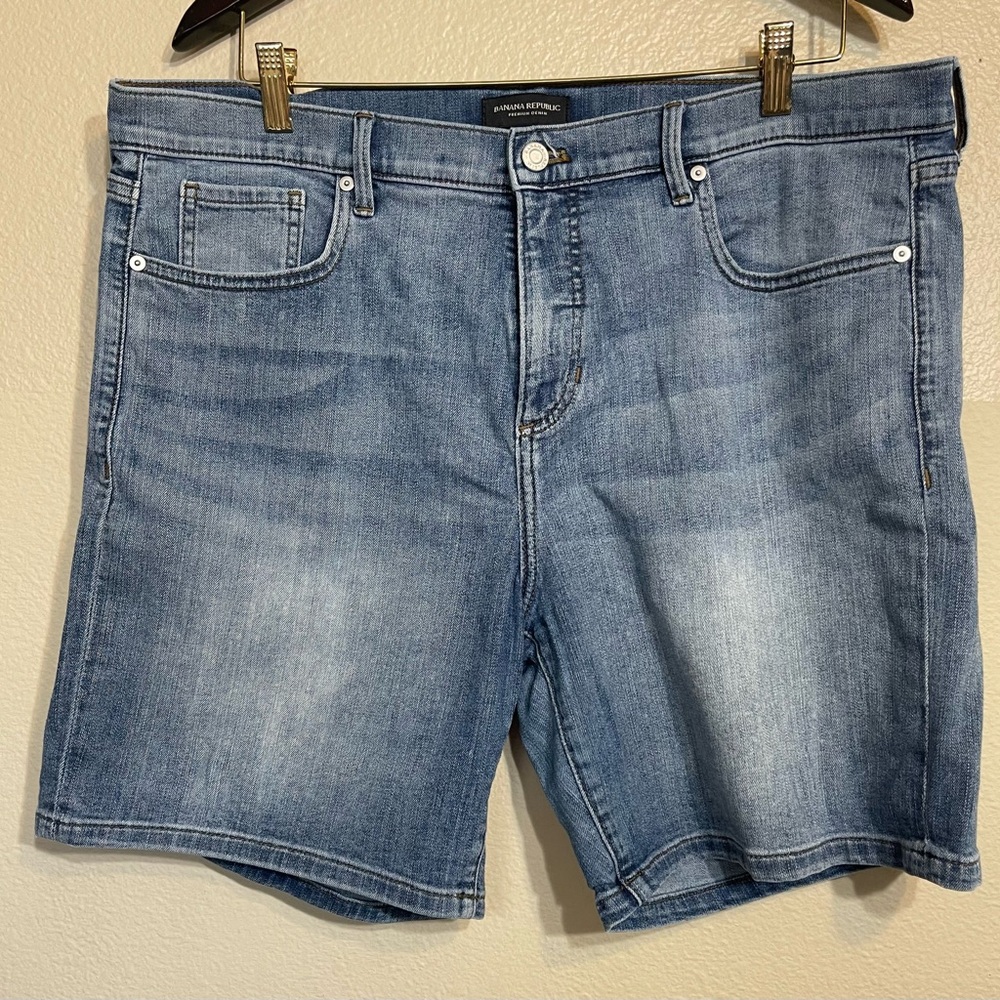 Banana Republic Premium weekend Denim Shorts women’s 14 medium wash